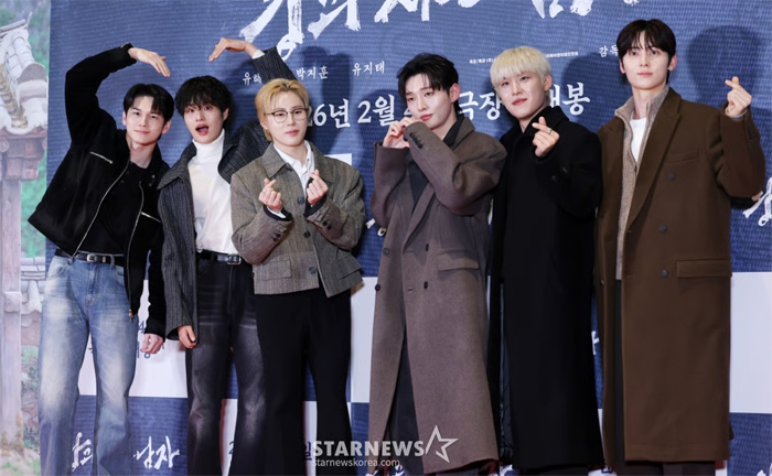 워너원, 기다려준 팬들에게 보내는 하트