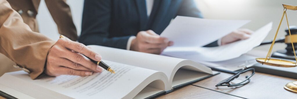 영주권 거절시, ‘추방 재판’으로 이어질 수 있습니다. 