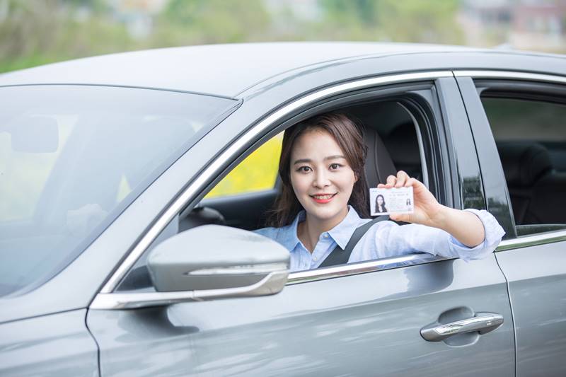 미국에서 한국 운전면허증으로 운전 가능한가요?