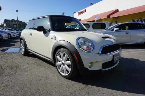 2007 / MINI COOPER S / White / 90k miles