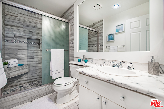 La Brea길 서쪽에 위치한 Miracle Mile 콘도 La Brea길 서쪽에 위치한 Miracle Mile 콘도