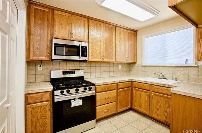 50만불 4베드 하우스, 아름다운 정원, 7,600 Lot 갖춘 리모델링 홈 50만불 4베드 하우스, 아름다운 정원, 7,600 Lot 갖춘 리모델링 홈