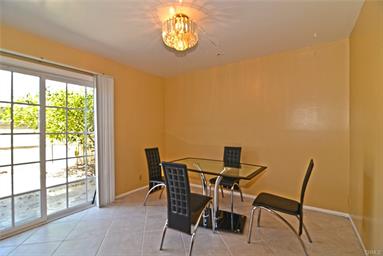 어바인 우드브리지 이층 타운홈 방3 화1.5 ( 59만 9천불 ) 어바인 우드브리지 이층 타운홈 방3 화1.5 ( 59만 9천불 )