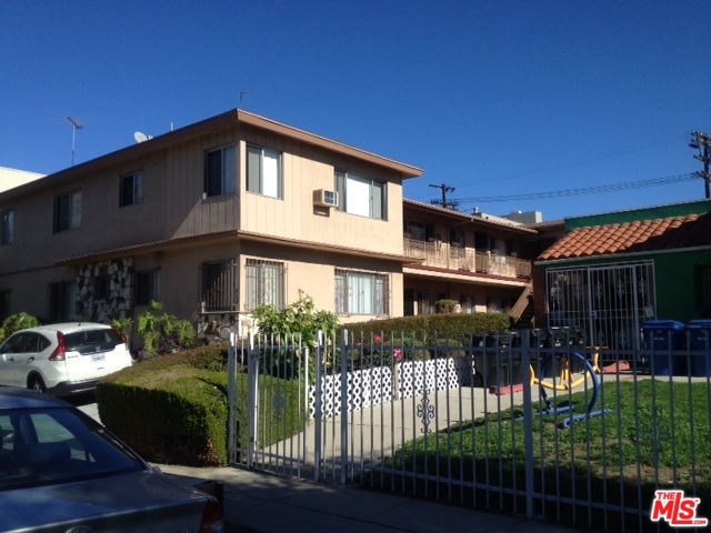 #1074: 행콕팍 8유닛 APT $2,390,000 땅약 7,500SF,건물 약 6,400SF,연인컴 약 $145,000 파킹 8대 #1074: 행콕팍 8유닛 APT $2,390,000 땅약 7,500SF,건물 약 6,400SF,연인컴 약 $145,000 파킹 8대