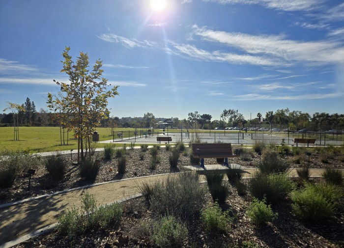 (앤지김독점) 공원과 붙은 라하브라 방3개 콘도 (앤지김독점) 공원과 붙은 라하브라 방3개 콘도