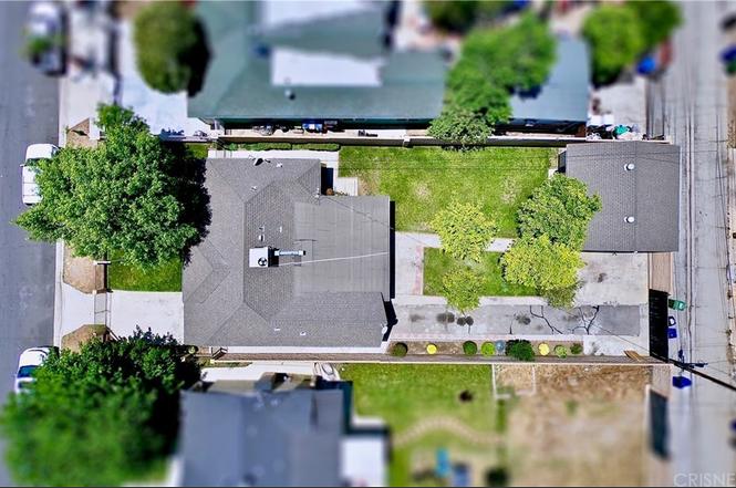 50만불 4베드 하우스, 아름다운 정원, 7,600 Lot 갖춘 리모델링 홈 50만불 4베드 하우스, 아름다운 정원, 7,600 Lot 갖춘 리모델링 홈