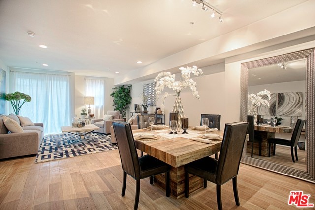 #1103: 2016년생 콘도 $845,000 방3 화2 , 약 1,400SF RECESSED LIGHTING 스톤 카운터 탑 #1103: 2016년생 콘도 $845,000 방3 화2 , 약 1,400SF RECESSED LIGHTING 스톤 카운터 탑