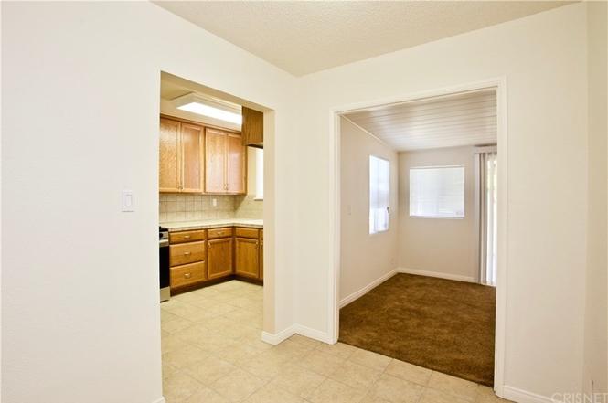 50만불 4베드 하우스, 아름다운 정원, 7,600 Lot 갖춘 리모델링 홈 50만불 4베드 하우스, 아름다운 정원, 7,600 Lot 갖춘 리모델링 홈