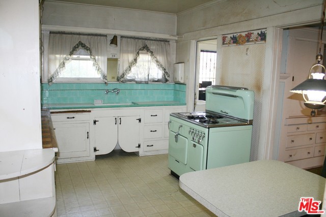 한타 조용한 주택가의고쳐야 할 하우스 한타 조용한 주택가의고쳐야 할 하우스