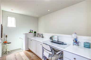 얼바인 스톤게이트 이층 콘도 방3 화3 ( 82만 5천불 ) 얼바인 스톤게이트 이층 콘도 방3 화3 ( 82만 5천불 )