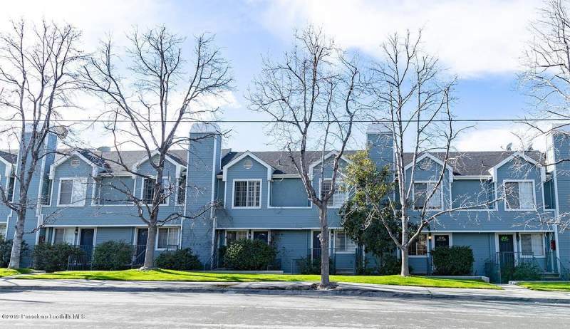 la crescenta townhouse $ 555,000